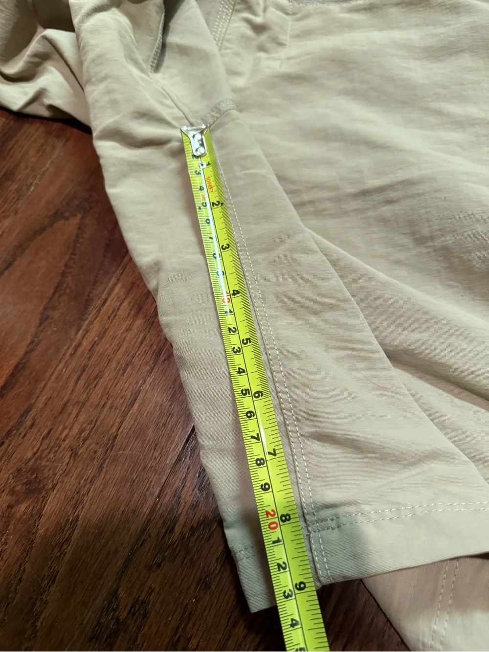 The North Face Men’s Beige Cargo Shorts with Adjustable Waist 36
